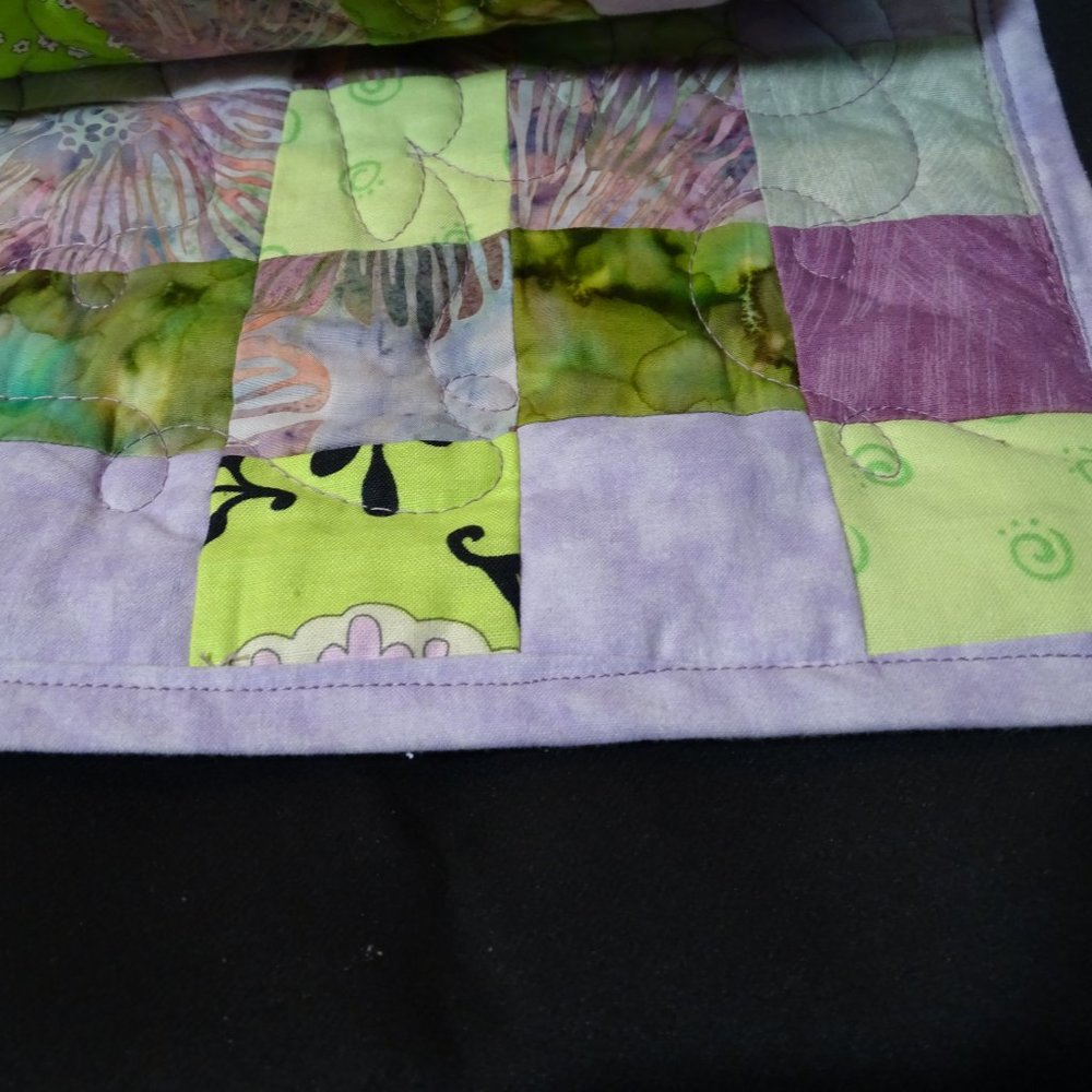 Hand Crafted Cat Lap Quilt Stunning 40" x 39" - Picture 8 of 16